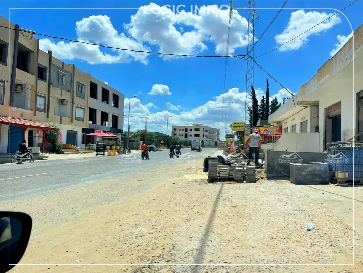 A vendre un terrain situé à sidi hamed prés pharmacie