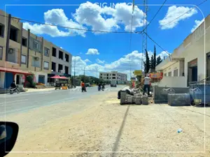 A vendre un terrain situé à sidi hamed prés pharmacie 