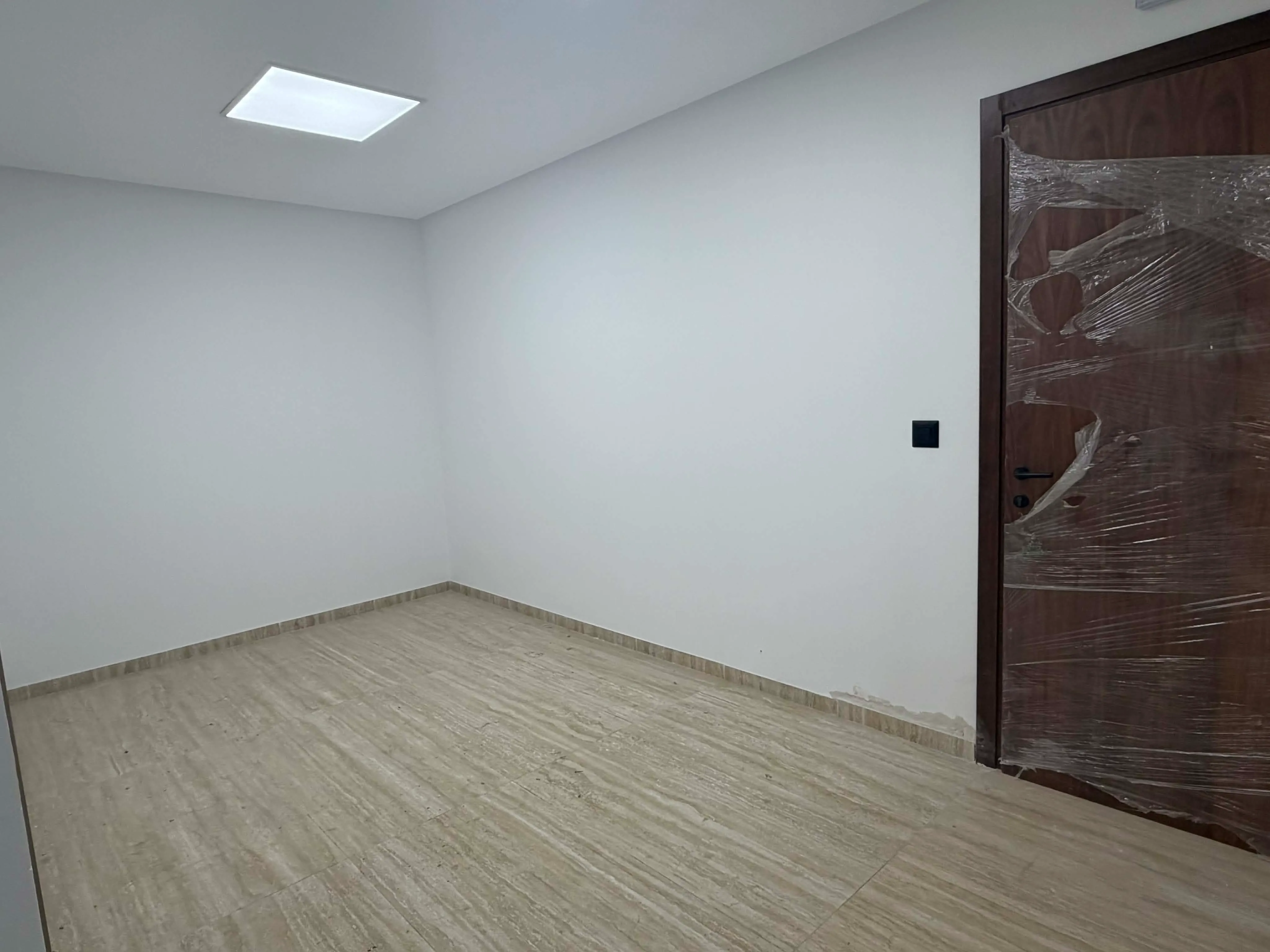 🔴⚫️ BUREAUX À LOUER – LAOUINA (H+1)