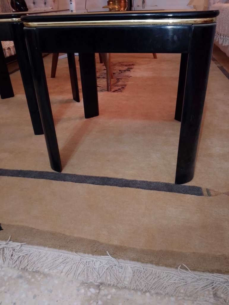 2 tables en bois blenz