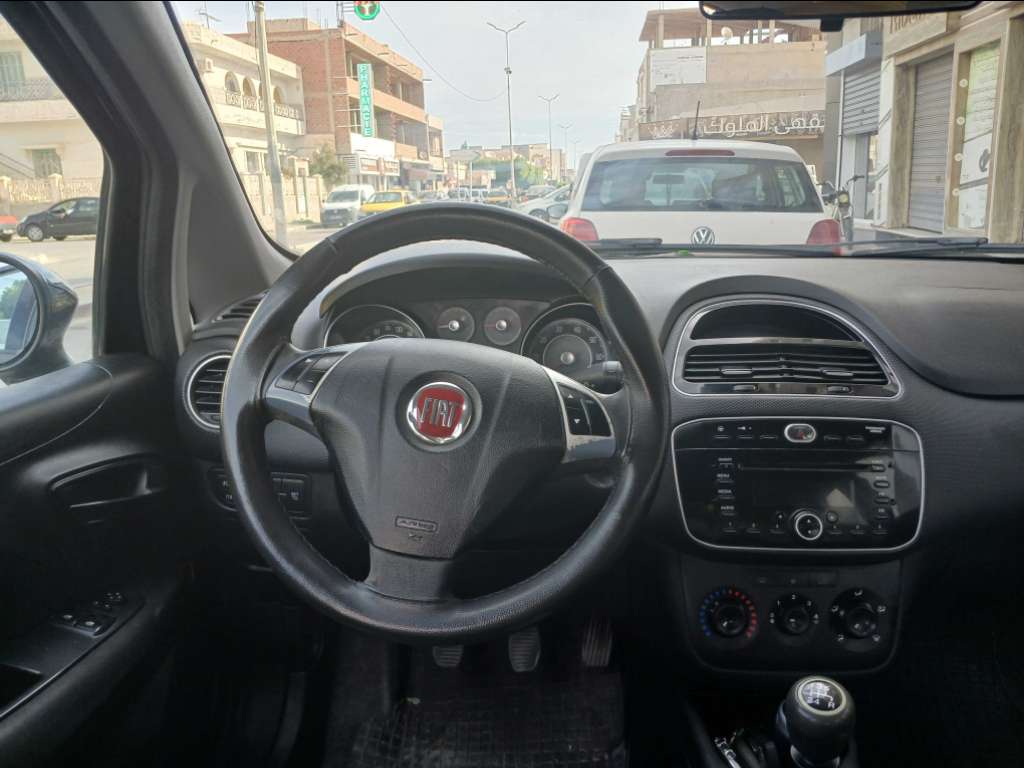 FIAT GRANDE PUNTO ESSENCE Tel 24 313 594