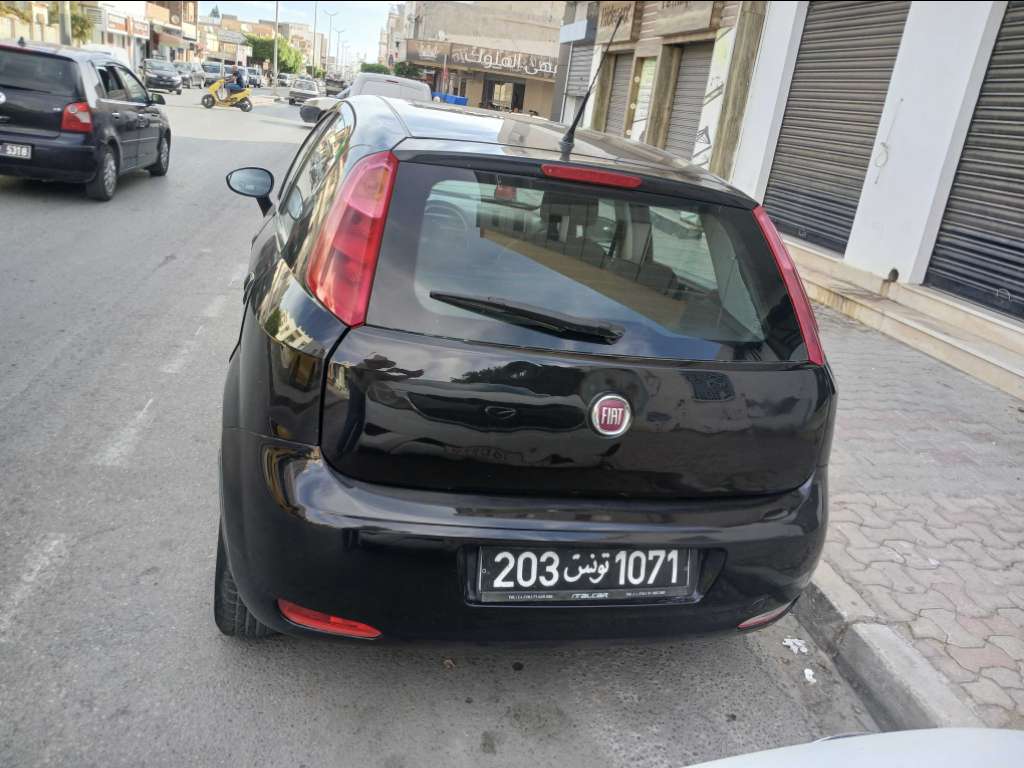 FIAT GRANDE PUNTO ESSENCE Tel 24 313 594