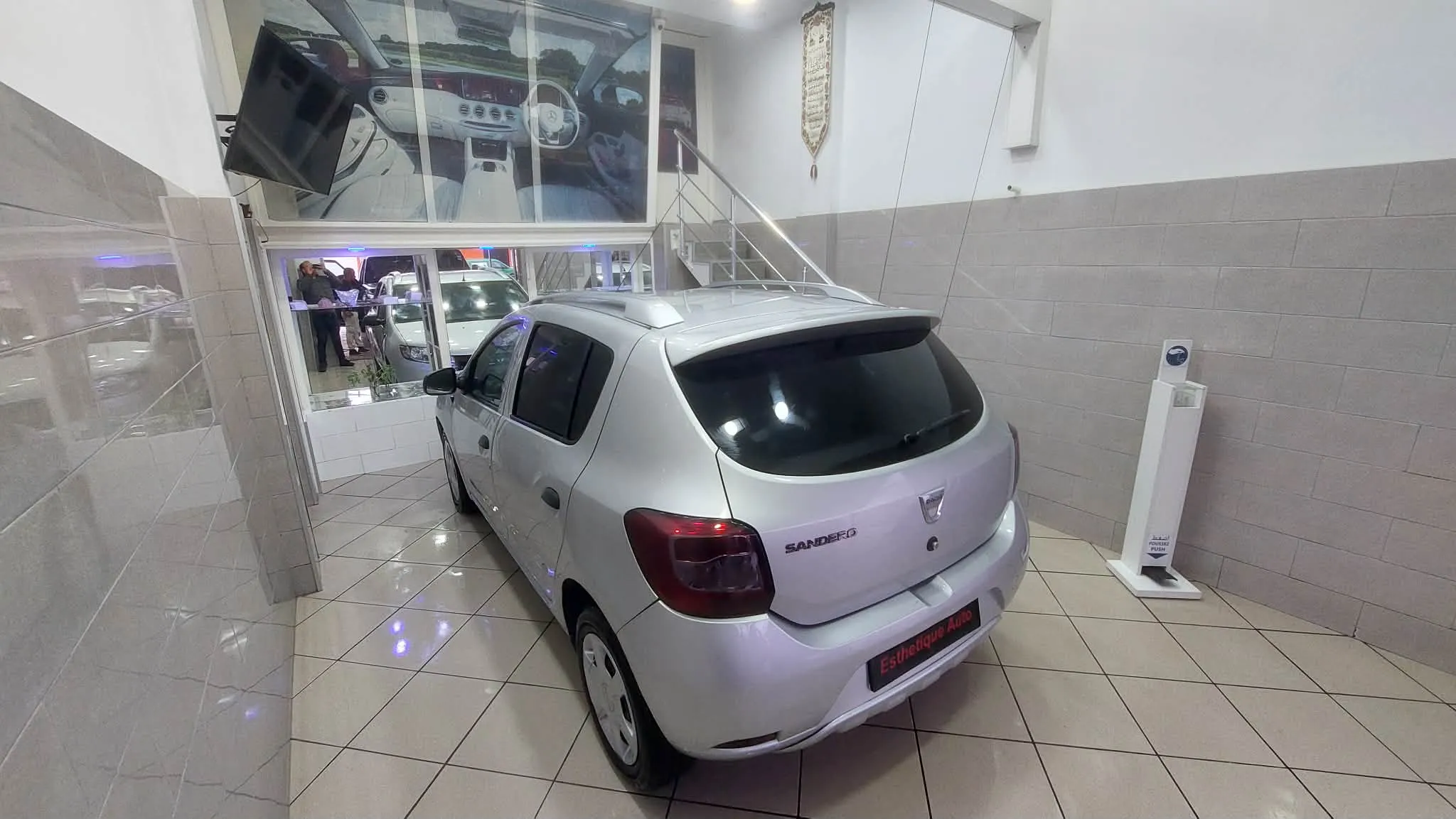 Dacia Sandero - 2015 - Tel 98479647