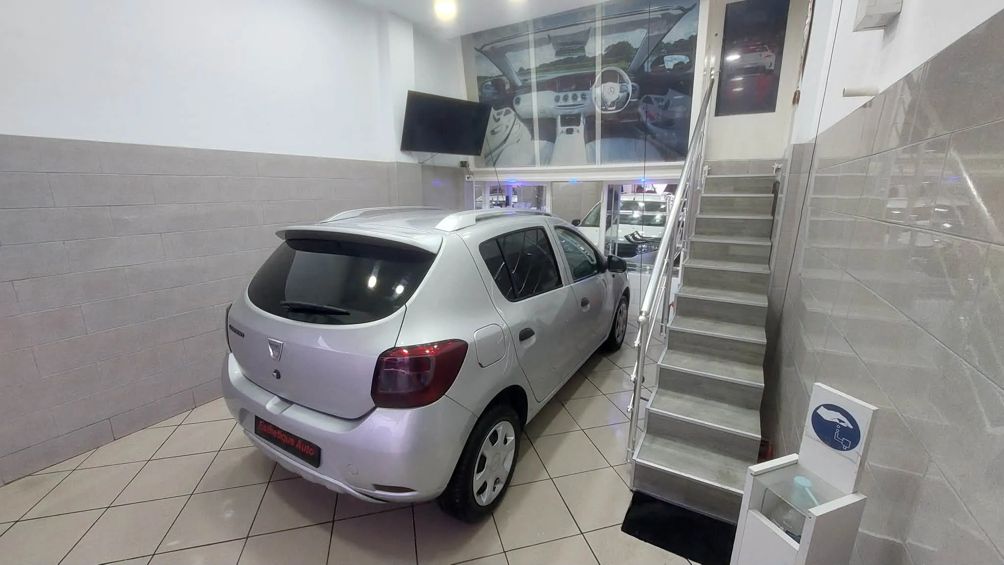 Dacia Sandero - 2015 - Tel 98479647