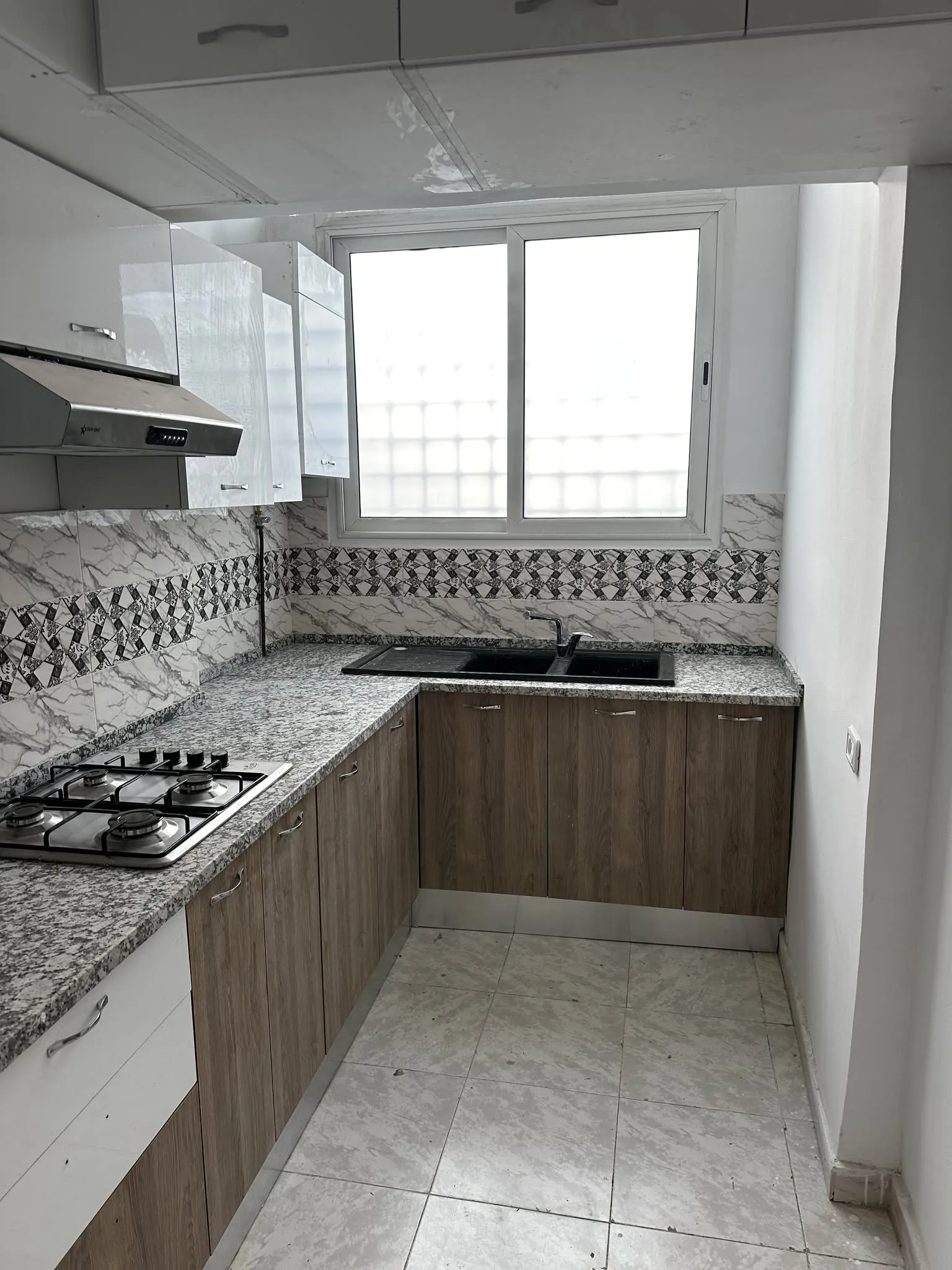 maison avec garage à sidi messbeh