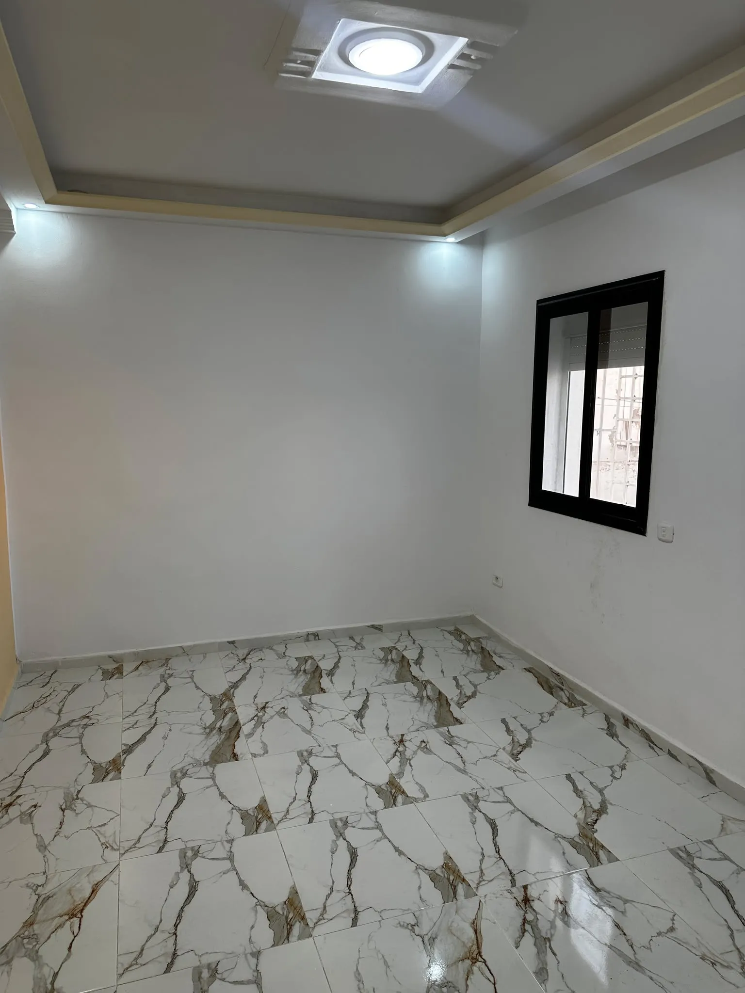 maison avec garage à sidi messbeh
