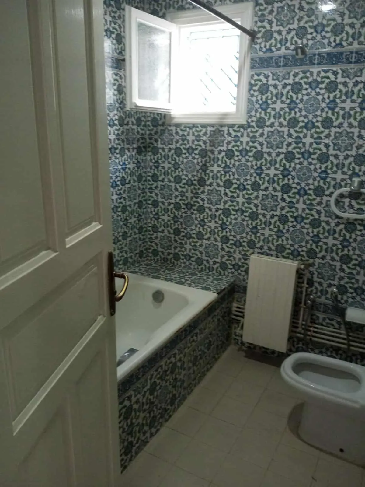 un appartement s+3 au rdc a louer situé a Ennacer 2 Prés de Café Astuce