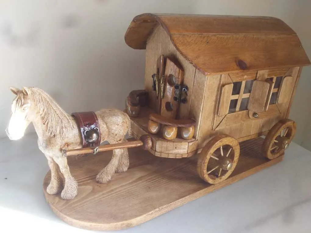 Articles de décoration en bois