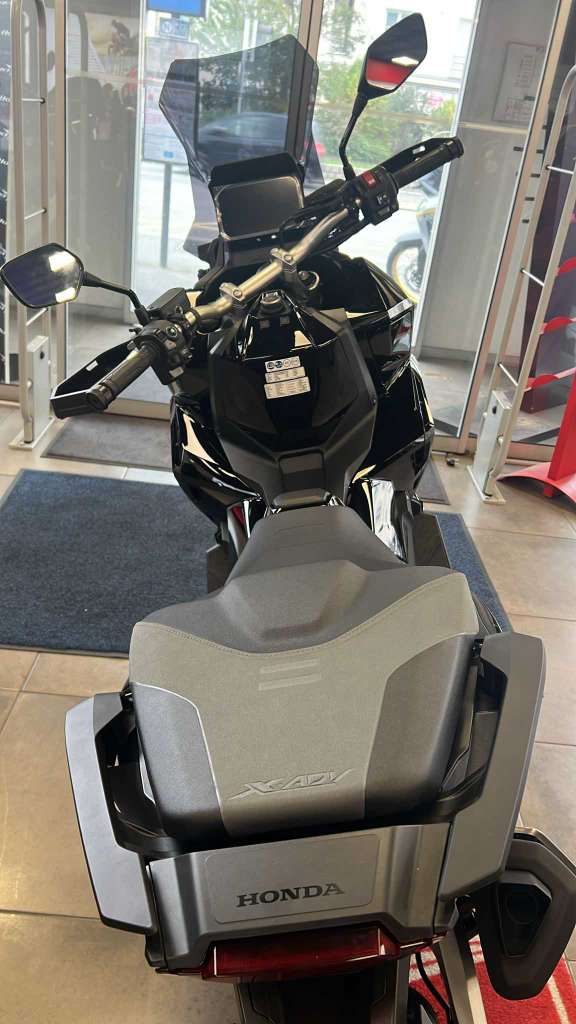 Xadv 750 2025