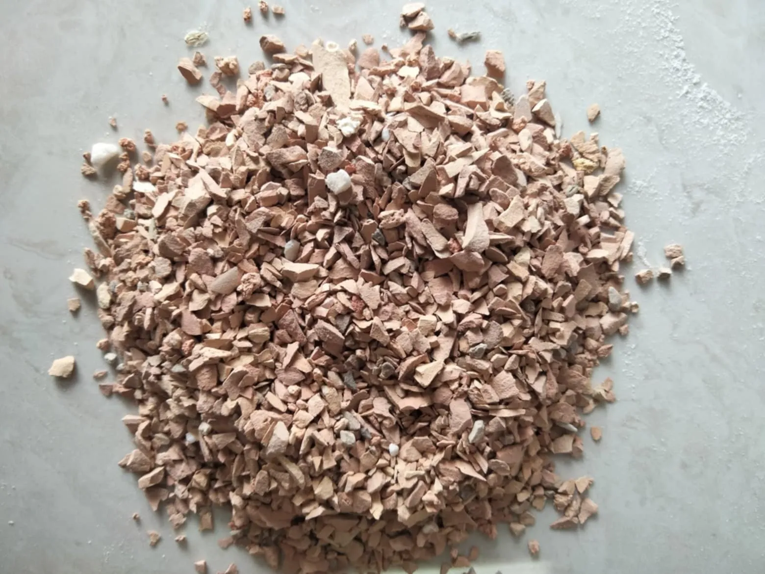 Fabrication de la chamotte refractaire de differents calibres