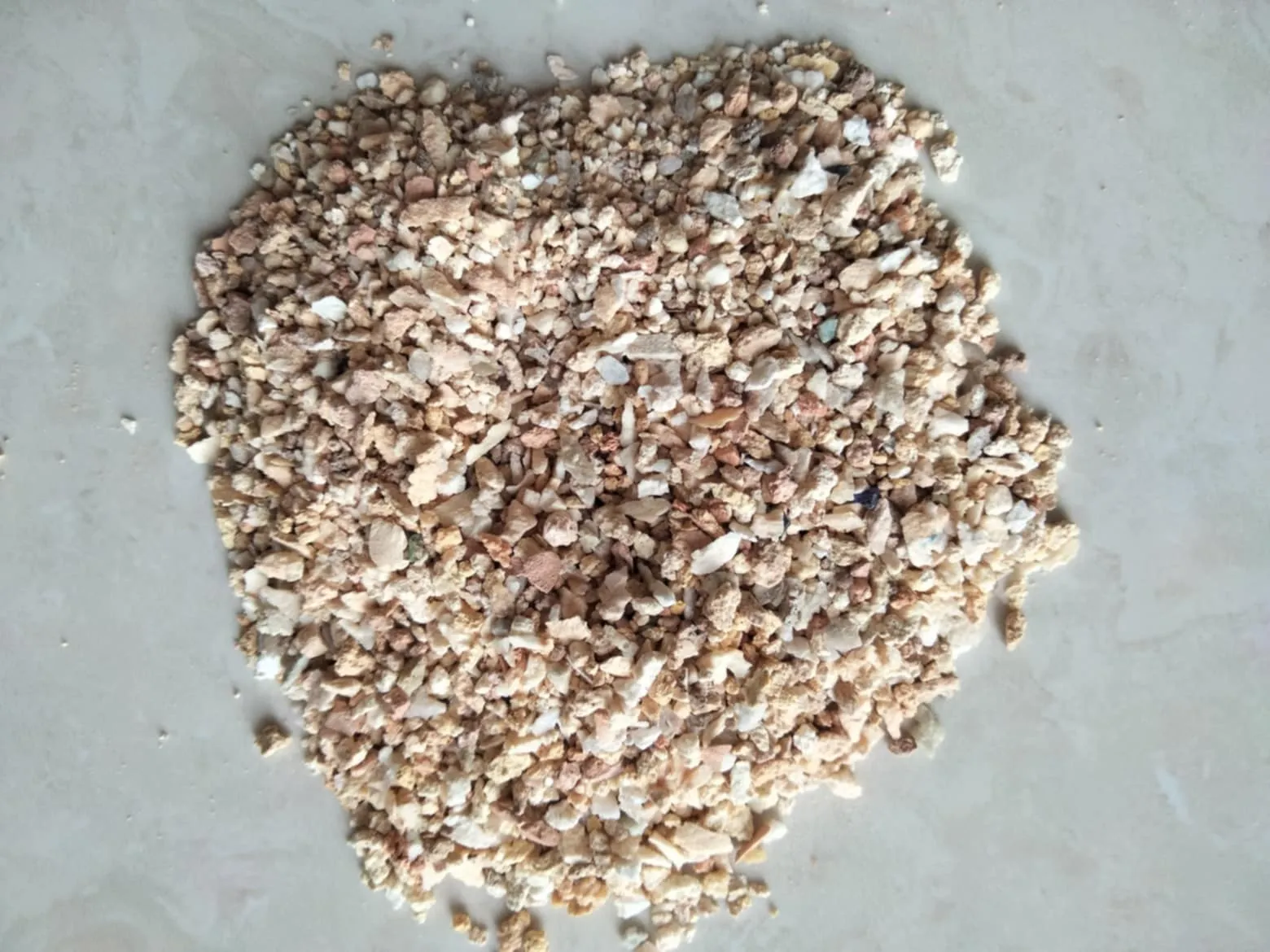 Fabrication de la chamotte refractaire de differents calibres