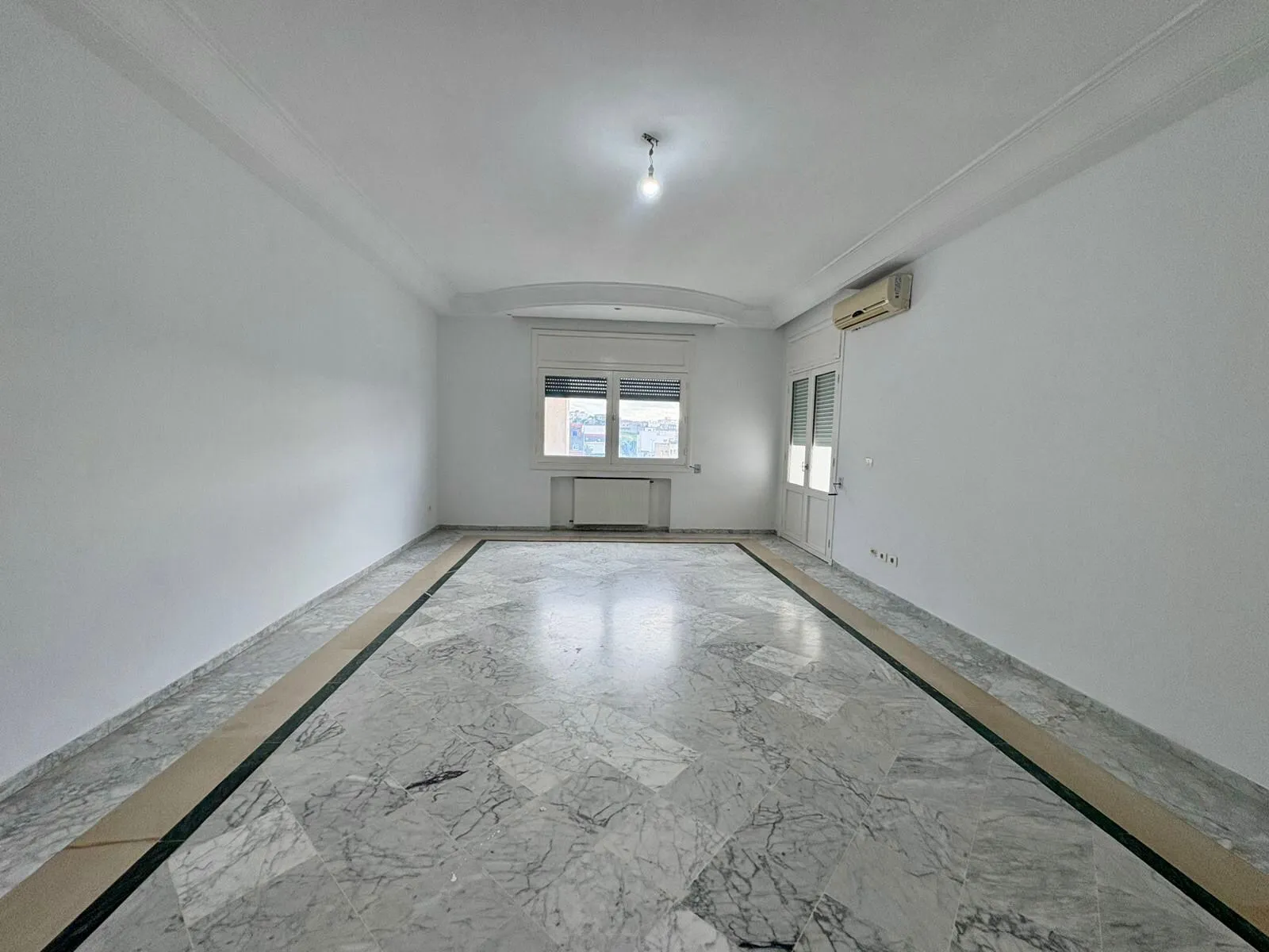 A Vendre Appartement S+3 SPACIEUX à Jardin d'el Menzah 2