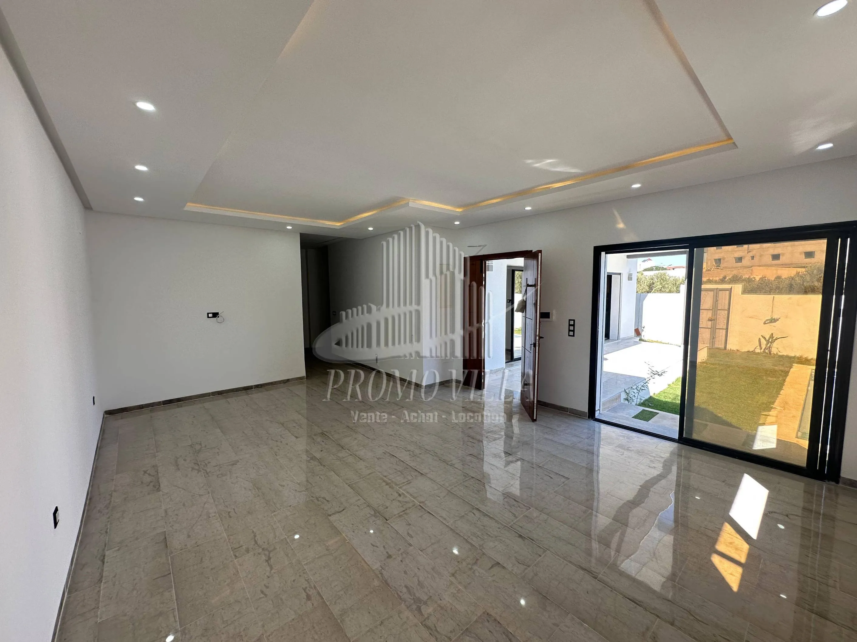 A vendre une belle villa avec piscine située à Hammamet 