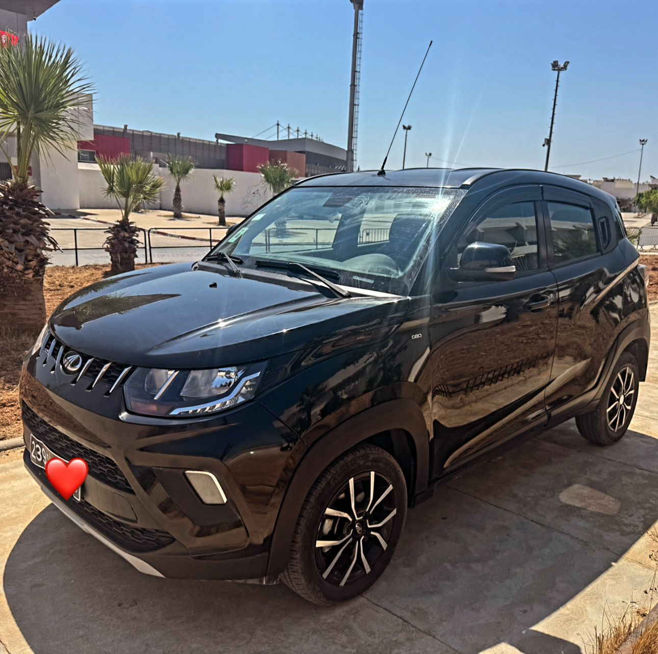 Mahindra kuv 100 k8 age 2 ans