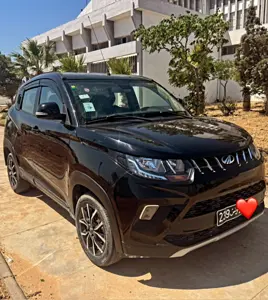 Mahindra kuv 100 k8 age 2 ans 
