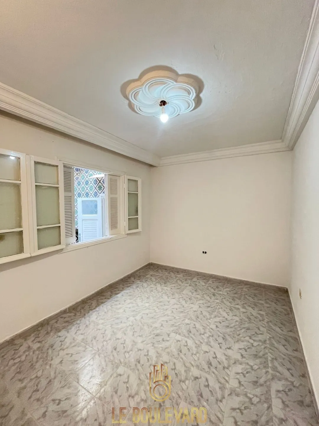 A Vendre Maison S+3 au rez-de-chaussée avec garage, située à Bir Challouf, Nabeul