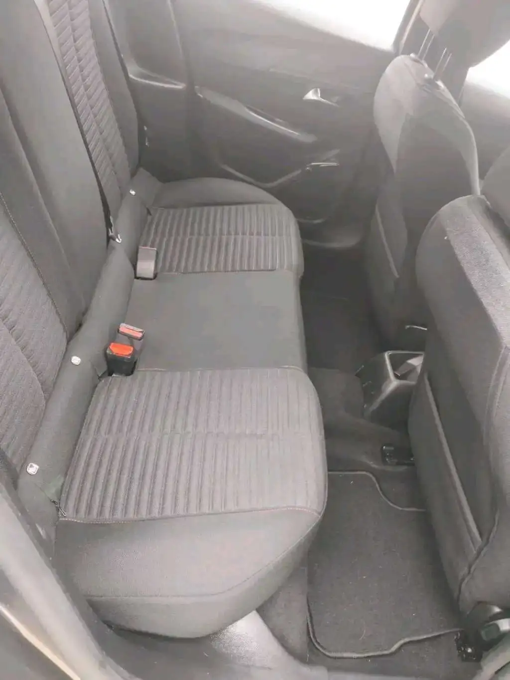 PEUGEOT 208 ACTIVE PACK PREMIÈRE MAIN
