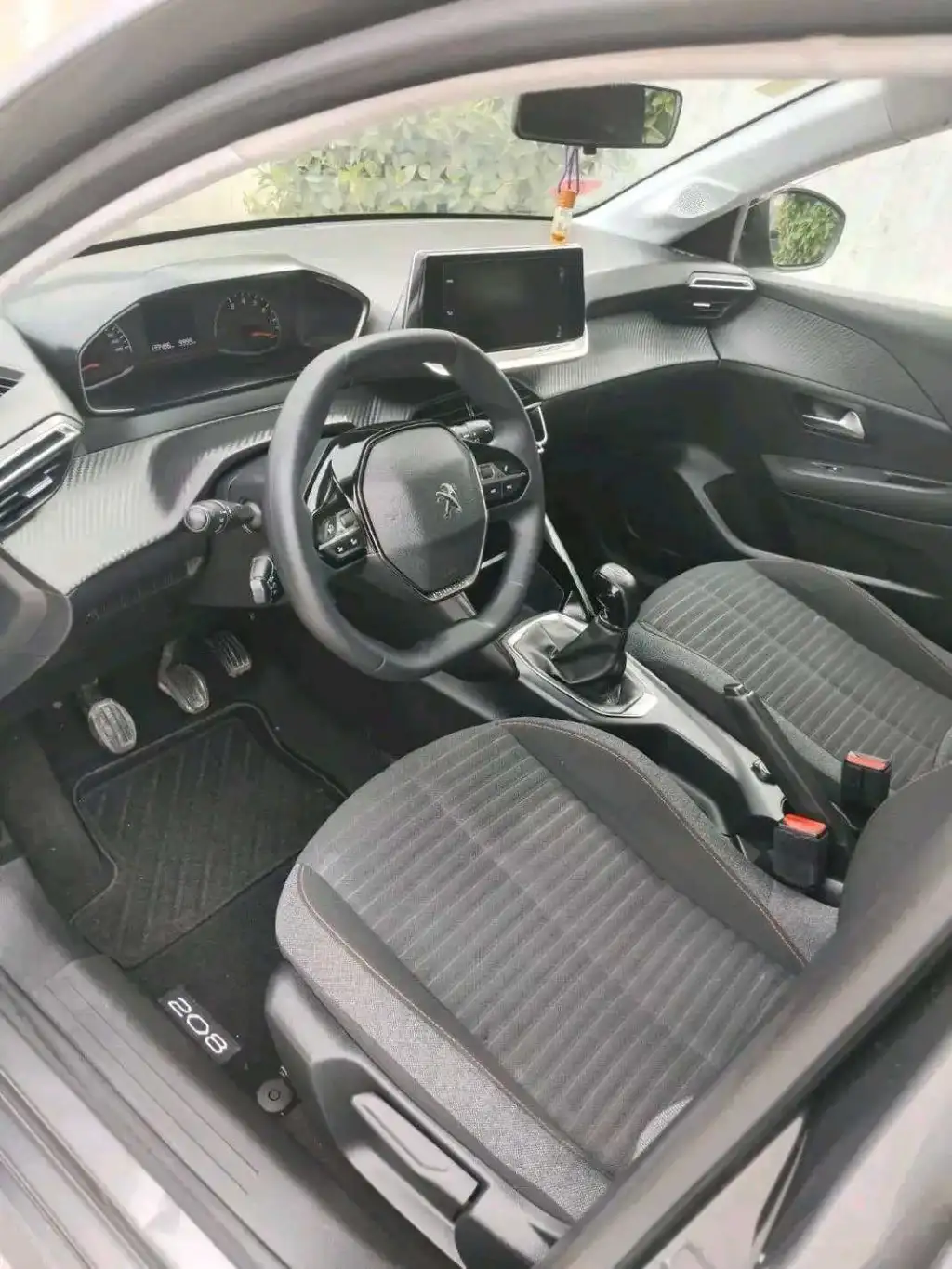 PEUGEOT 208 ACTIVE PACK PREMIÈRE MAIN