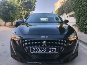 PEUGEOT 208 ACTIVE PACK PREMIÈRE MAIN 