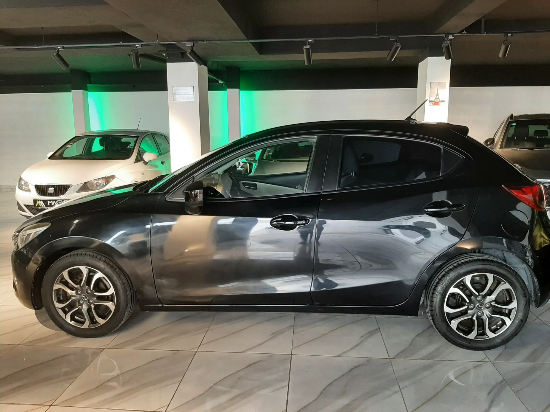 MAZDA 2
