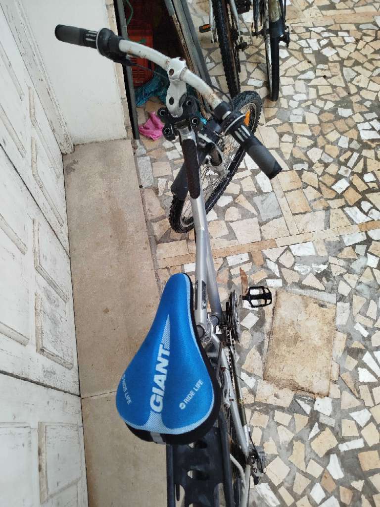 Bicyclette bitwin en bon état