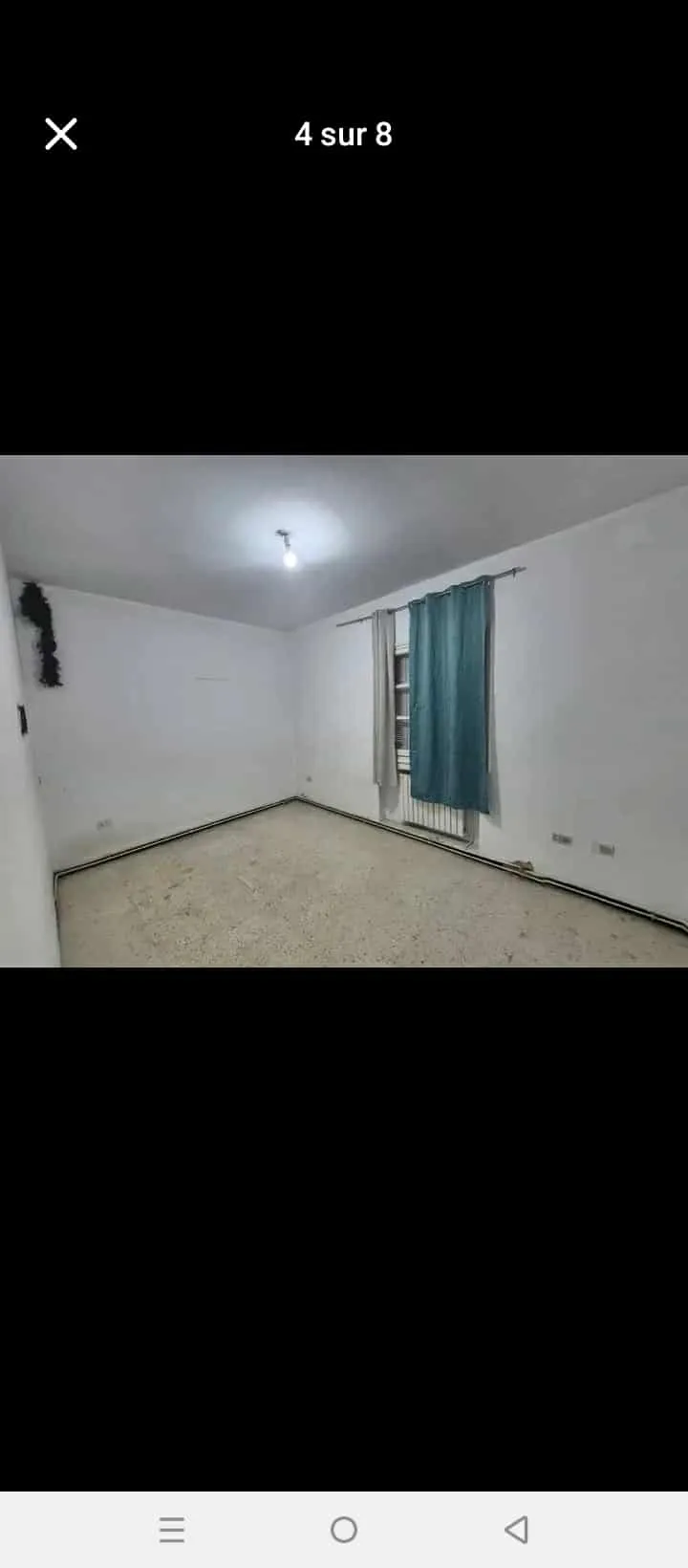 un appartements s+3 vide au 2éme étage (sans ascenseur) a louer a Omrane Supérieur En face MG