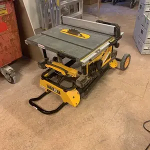 Scie à table Dewalt – peu utilisé, emballage d'origine