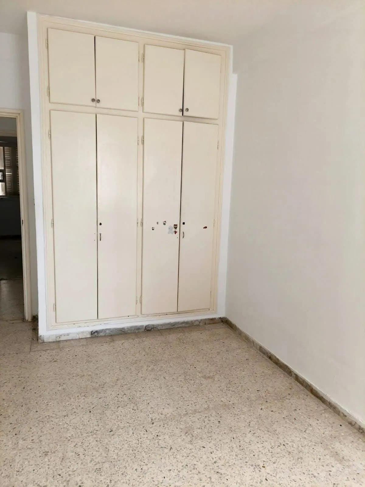 une villa spacieuse s+4 a louer situé a Manzah 9 Prés de Centre Makni