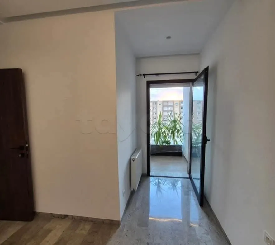 Location S2 vide à La Nouvelle Soukra