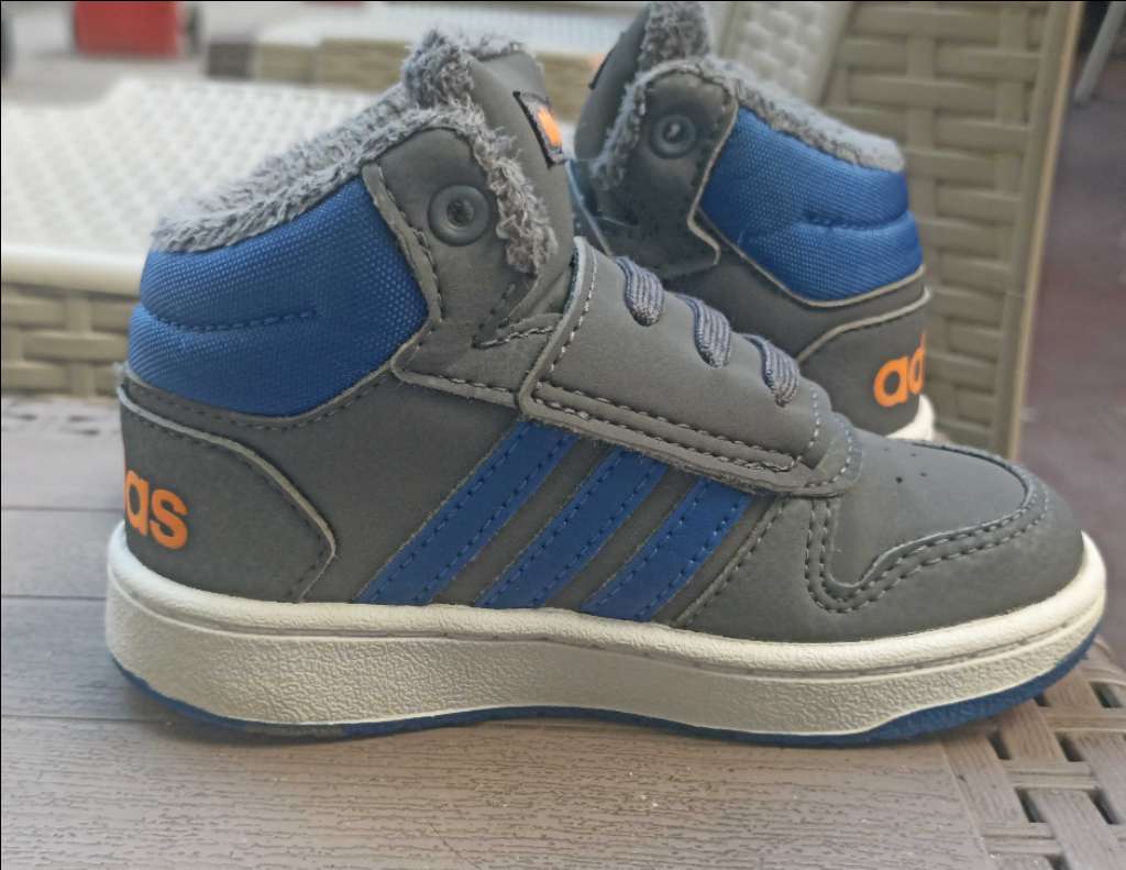 Adidas pour petit enfant 