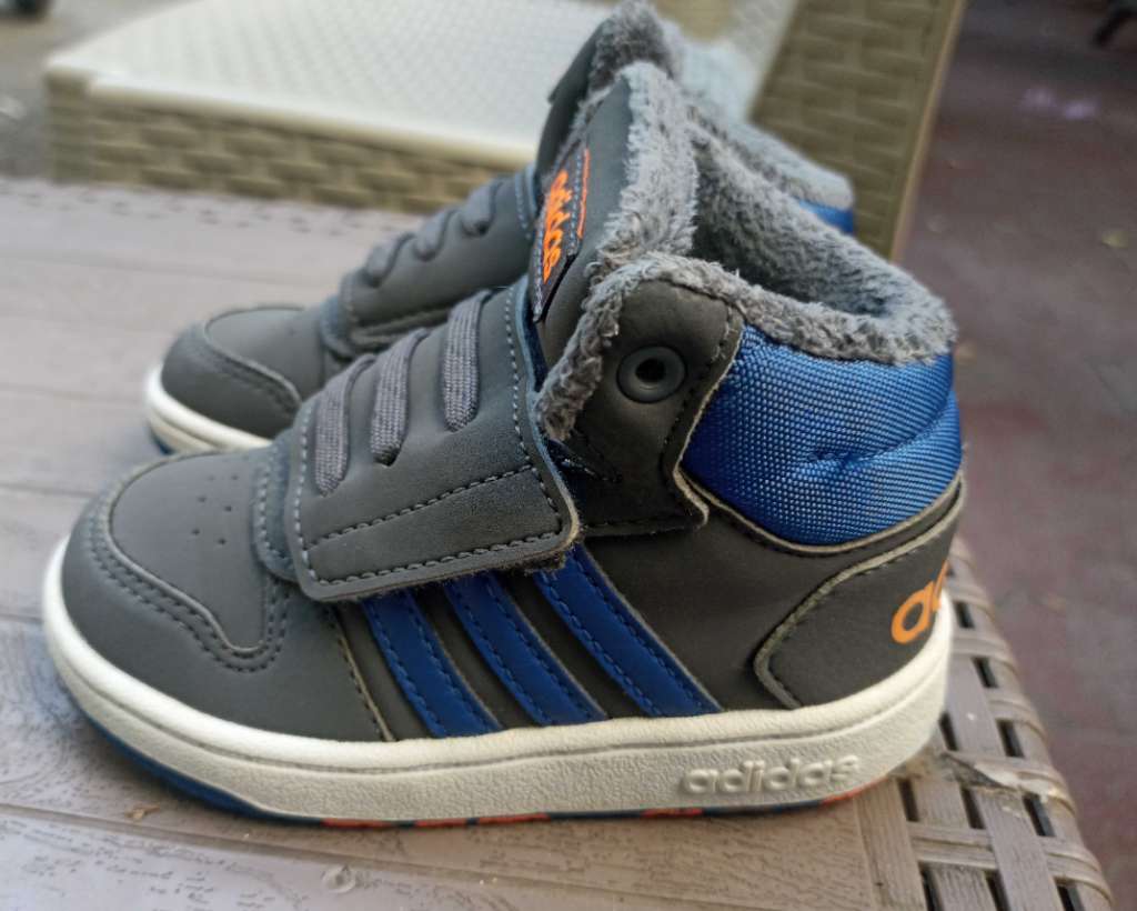 Adidas pour petit enfant 