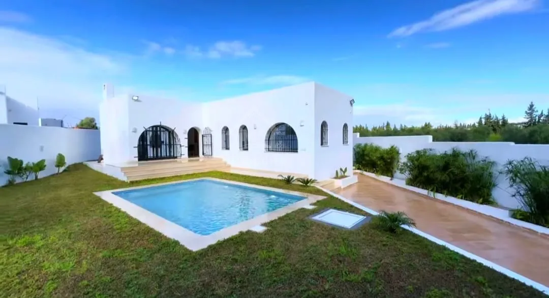Une villa toute neuve avec piscine à vendre à Hammamet Sud 51355351