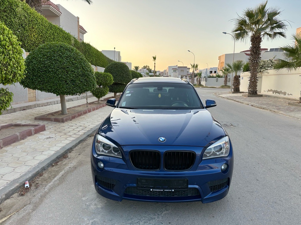 BMW x1 2l essence pack M full options état neuf 