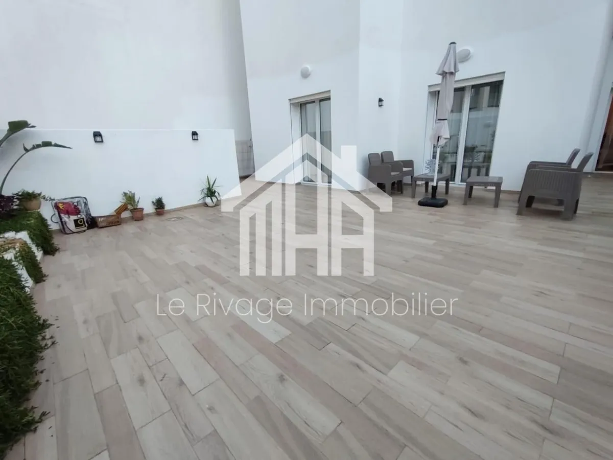 un appartement S2 meublé avec terrasse