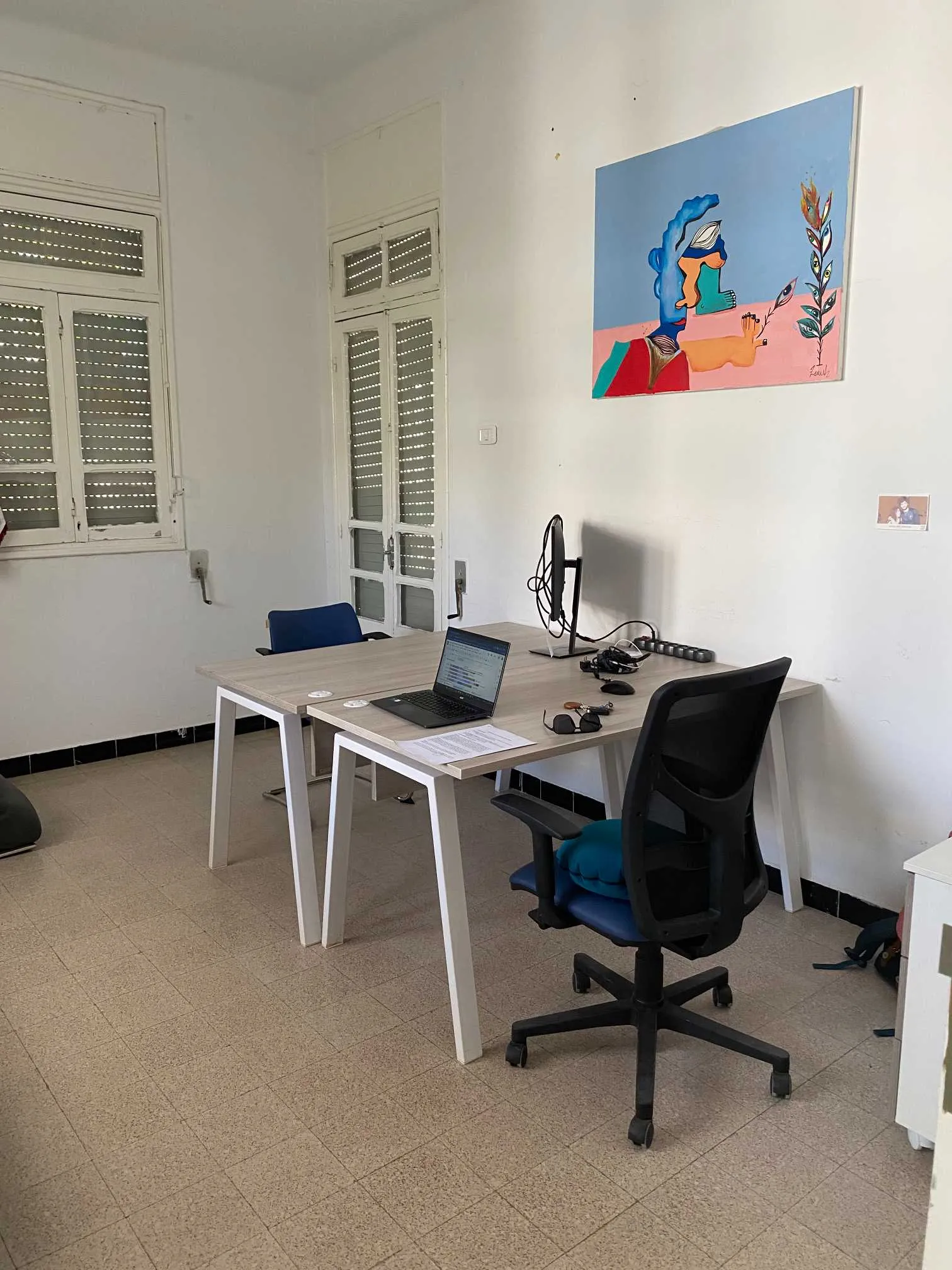 un étage villa pour usage bureautique situé a menzah 1