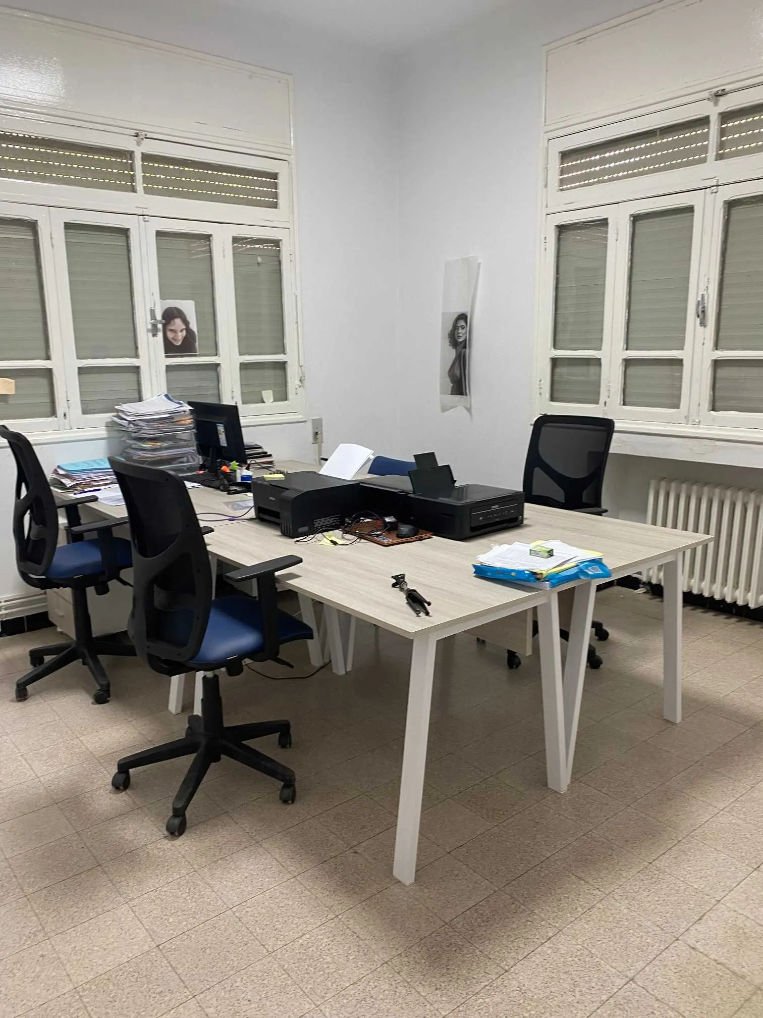 un étage villa pour usage bureautique situé a menzah 1