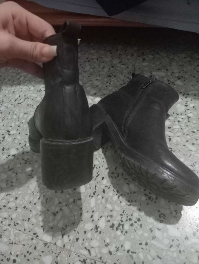Des bottines noirs