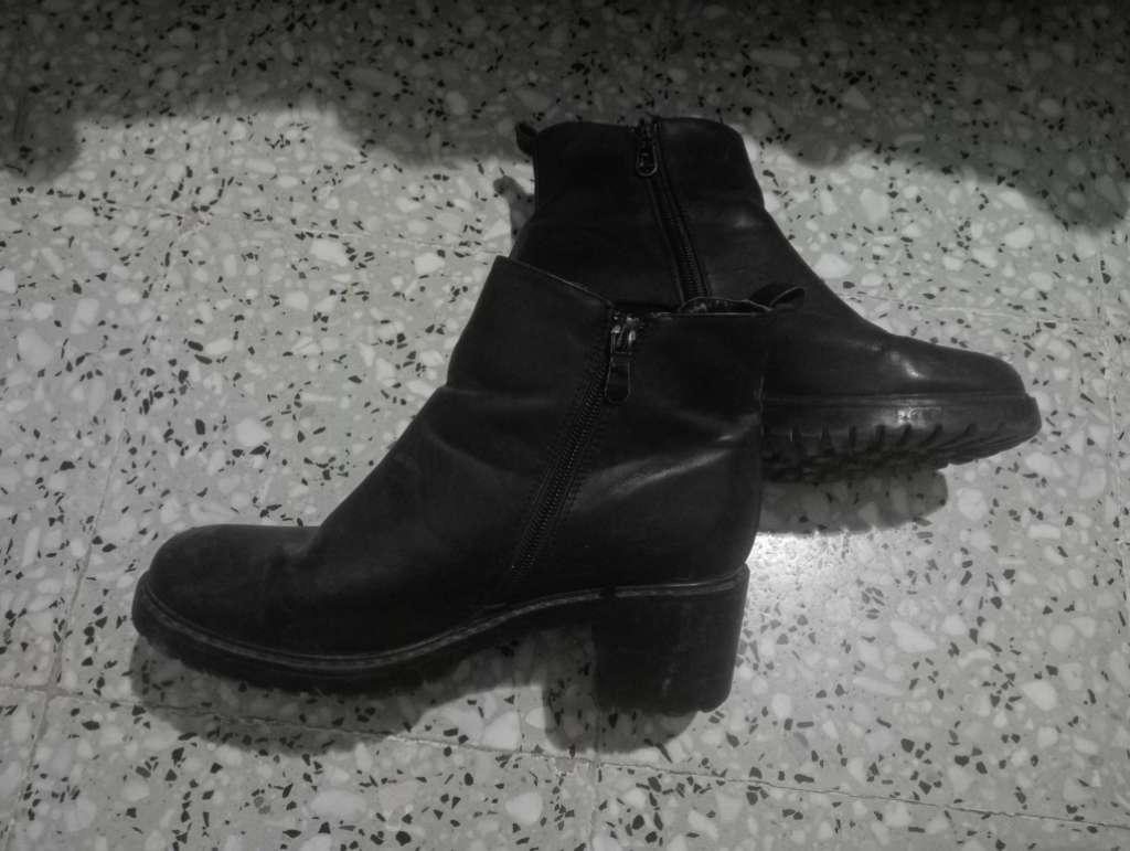 Des bottines noirs