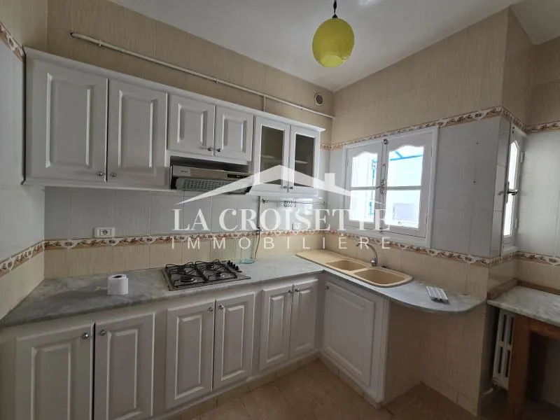 Etage de villa S+2 meublé à Carthage Amilcar ZEL0563