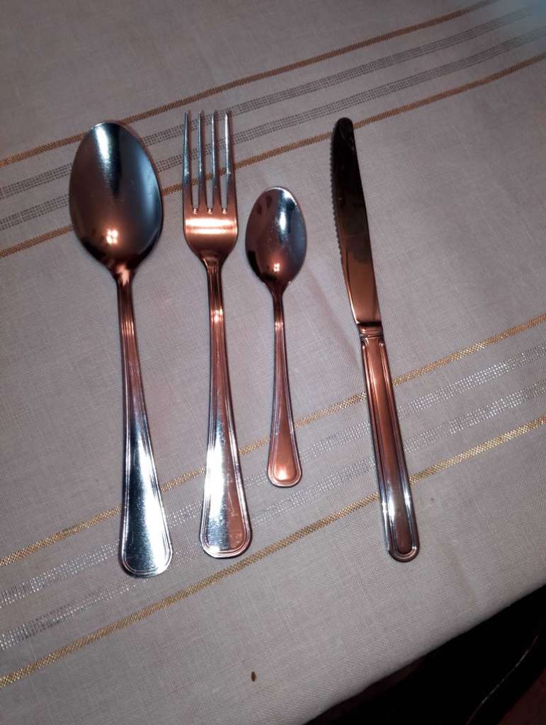 Ménagère jamais utilisé 