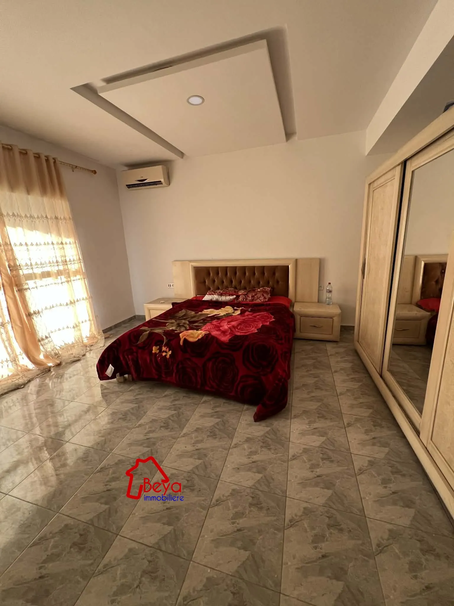 Nabeul:une villa avec 2 appartements