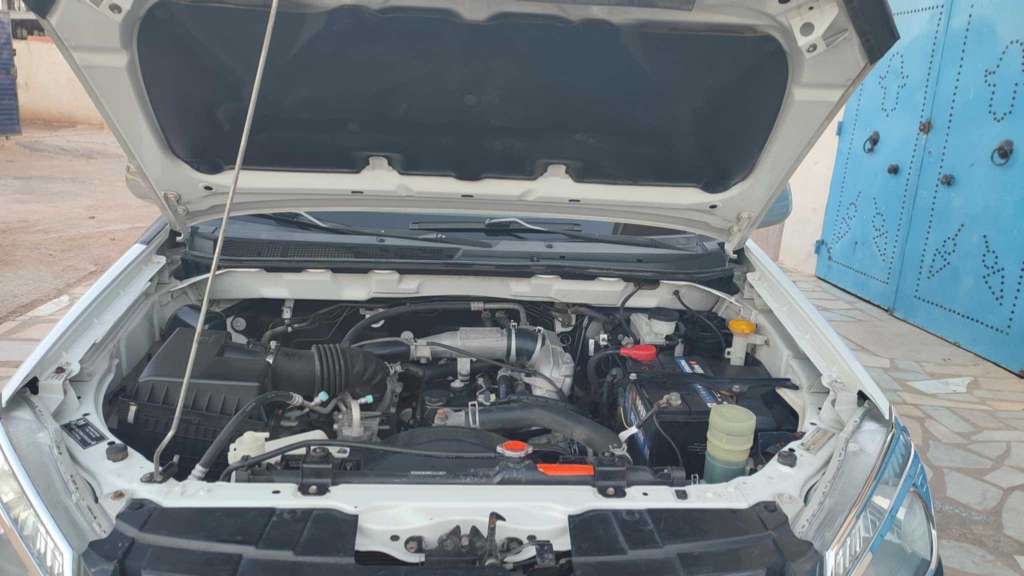D-max premier main