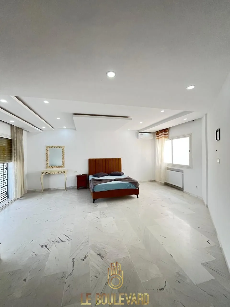 Pour vos vacances : Villa S+4 haut standing avec piscine à Hammamet Nord