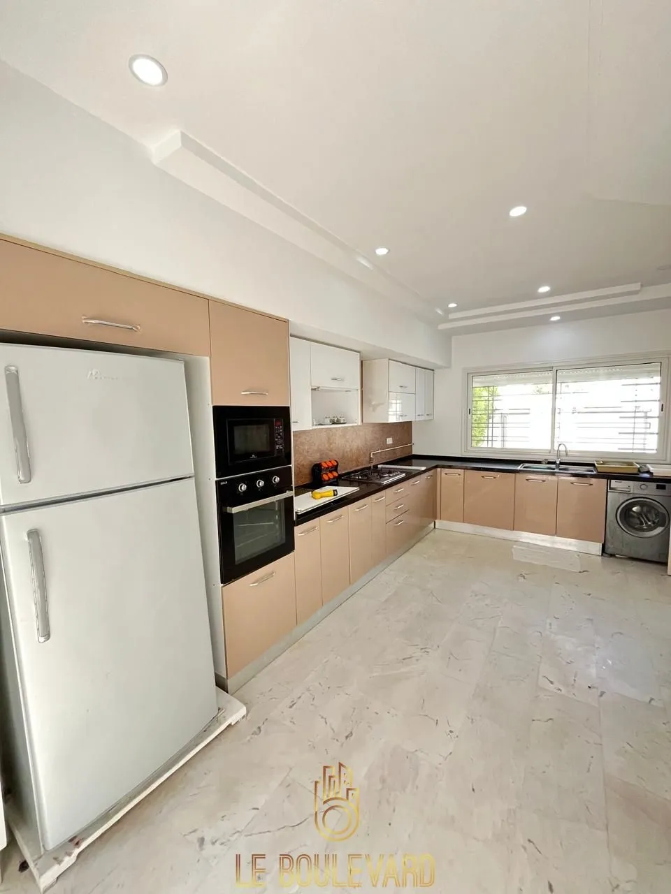 Pour vos vacances : Villa S+4 haut standing avec piscine à Hammamet Nord