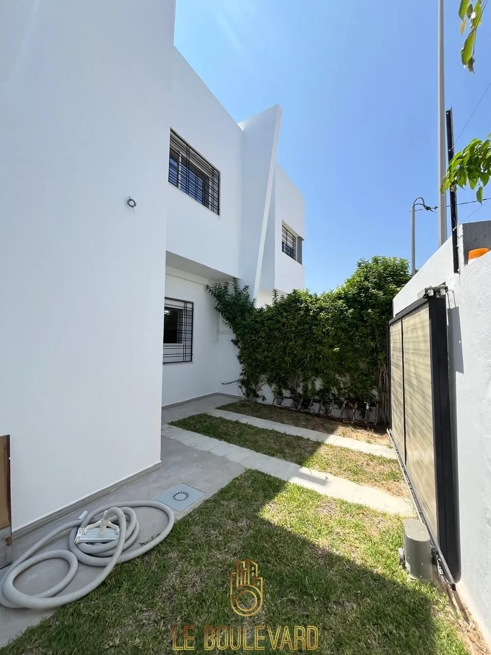 Pour vos vacances : Villa S+4 haut standing avec piscine à Hammamet Nord
