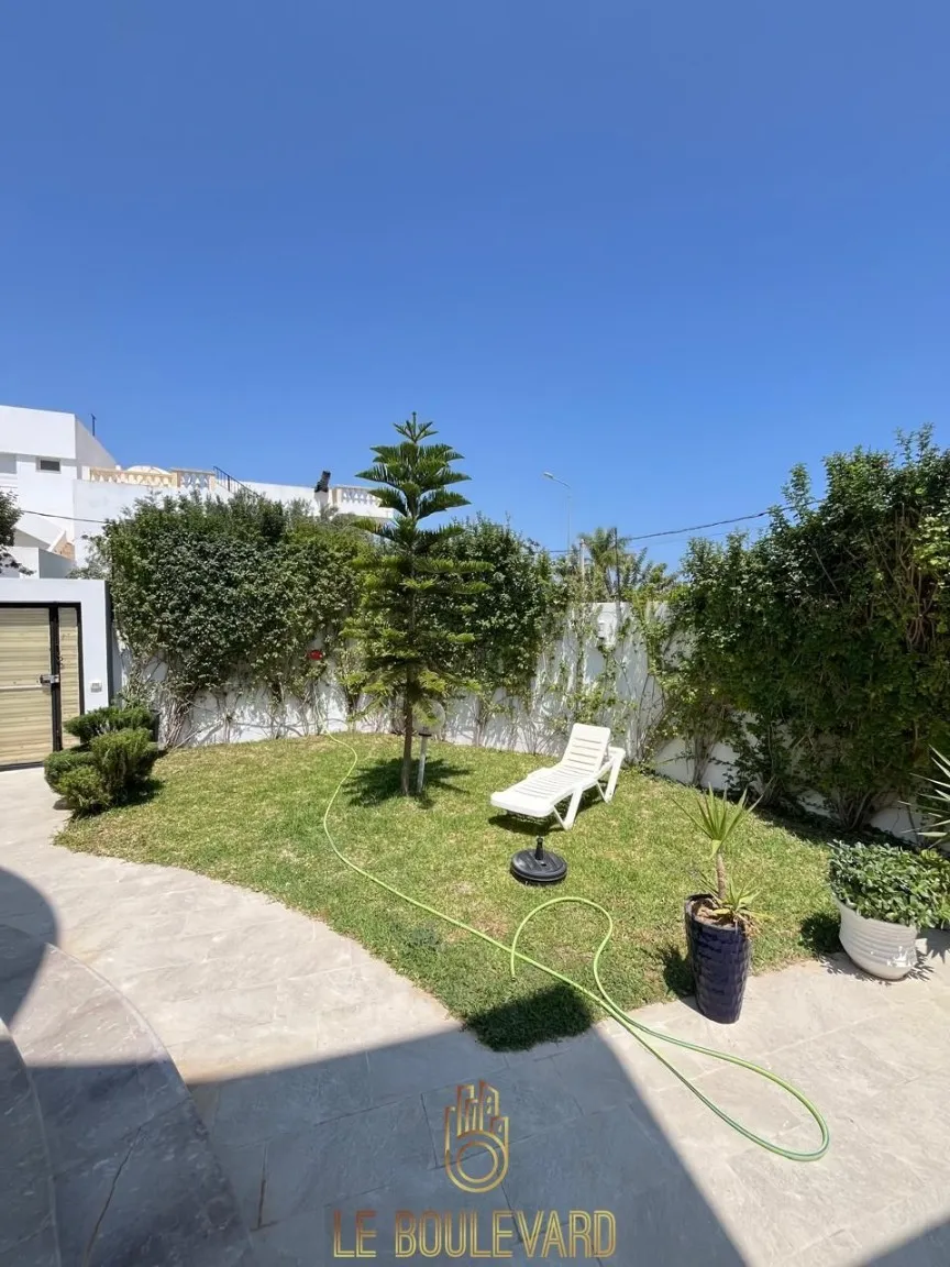 Pour vos vacances : Villa S+4 haut standing avec piscine à Hammamet Nord