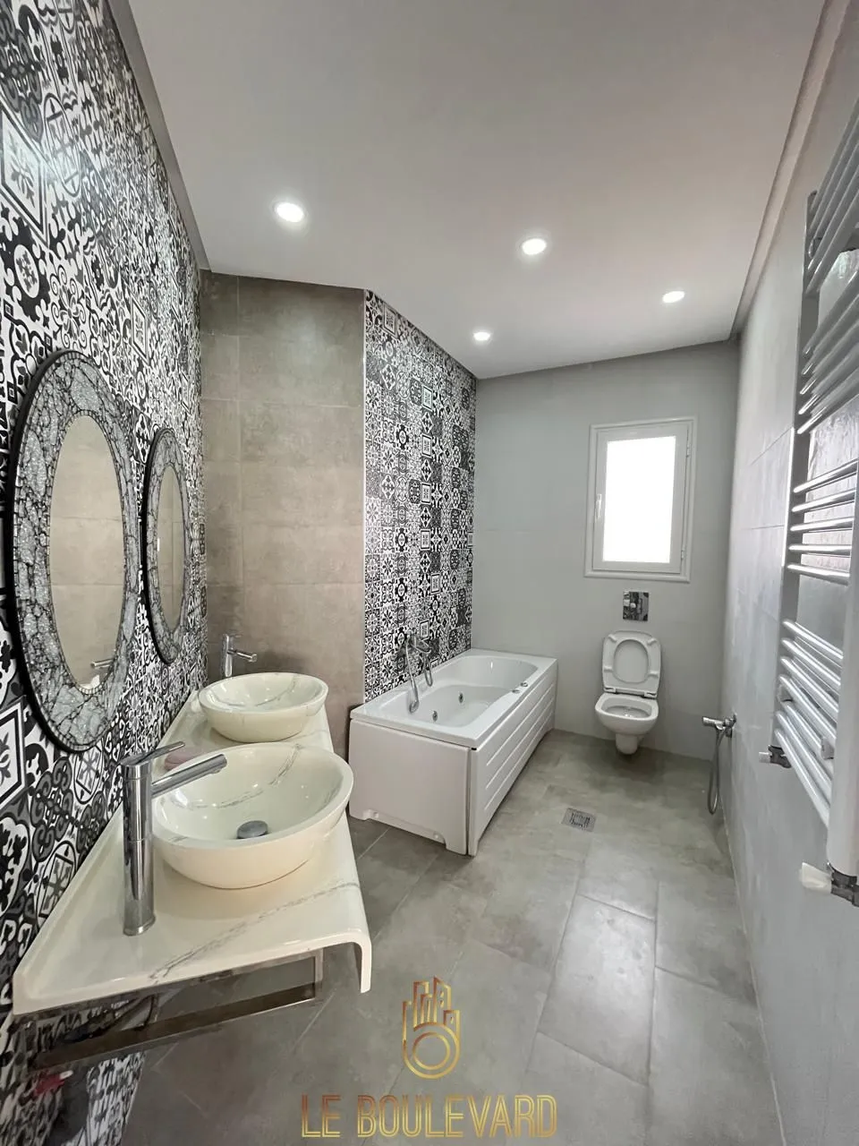 Pour vos vacances : Villa S+4 haut standing avec piscine à Hammamet Nord