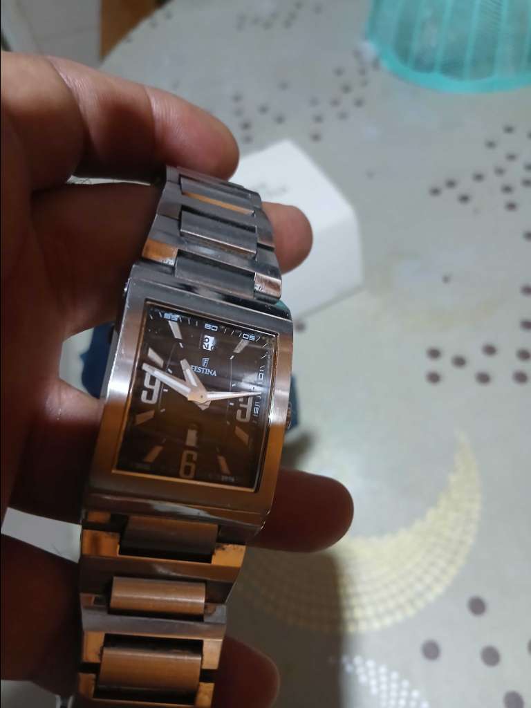 montre festina original emporté de France stal stel acier inoxydable téléphone ☎️ 53335227