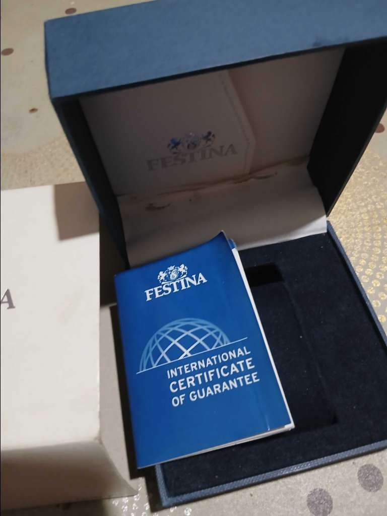 montre festina original emporté de France stal stel acier inoxydable téléphone ☎️ 53335227