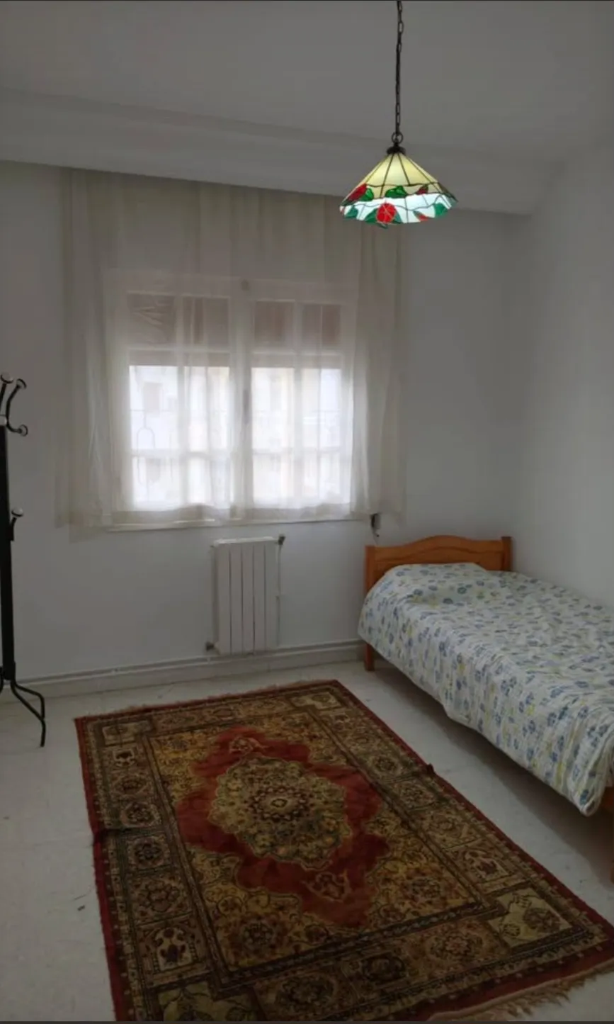 Location S3 vide à Ennasr 1